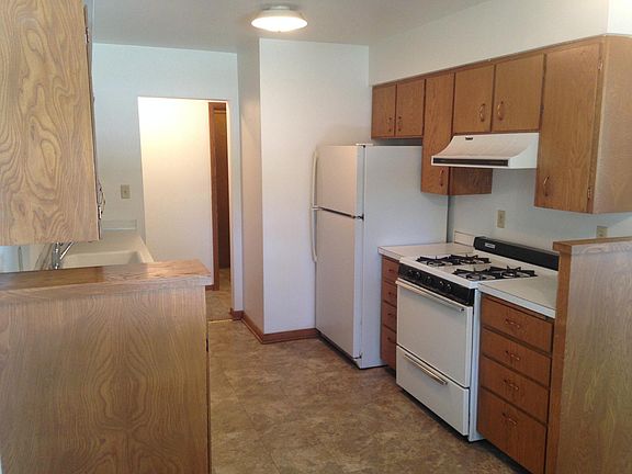2nd image of 1411 Maplewood Dr