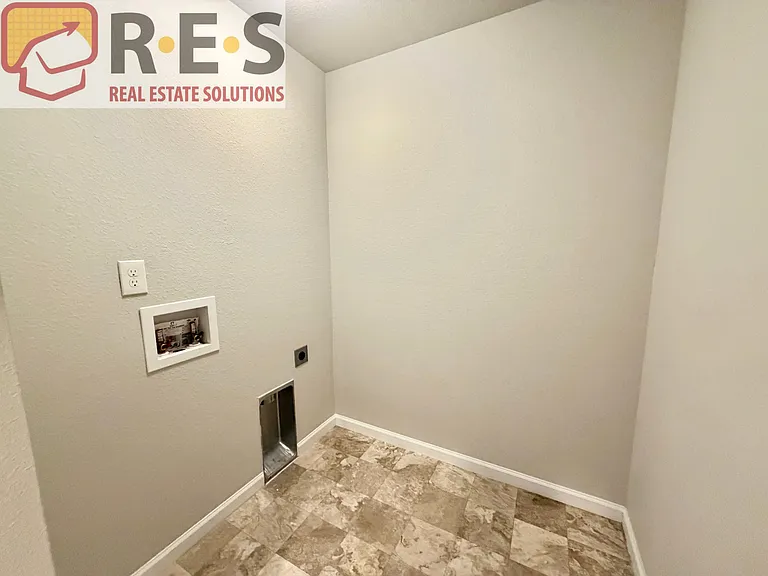5361 Mountain Vista Hts — Photo 13