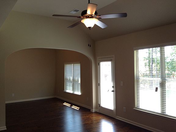 5th image of 2215 Medlock Ln