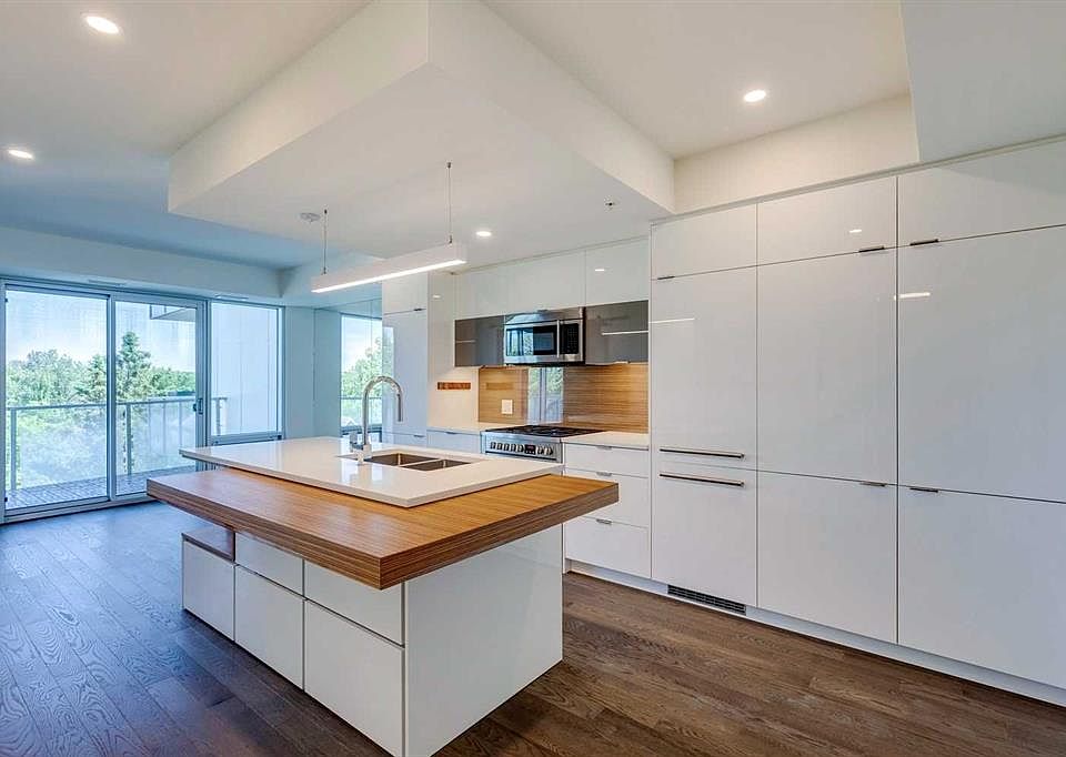 1st image of 1020 SW 9th Ave SE #504