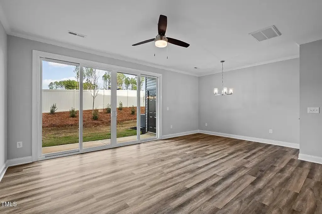 Beautiful New Townhome for Rent — Photo 3