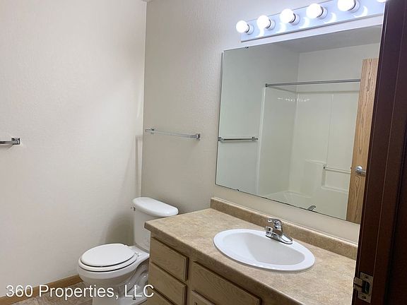 4th image of 3507 10th Ave S #203