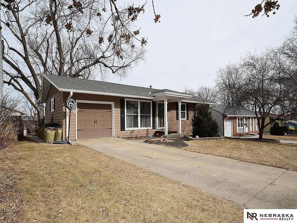 7708 Lakeview St, Ralston, NE 68127 | Zillow