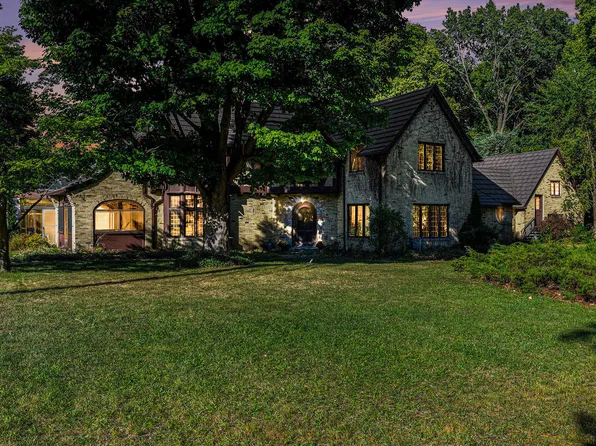 400 E Hoffman St, Three Rivers, MI 49093