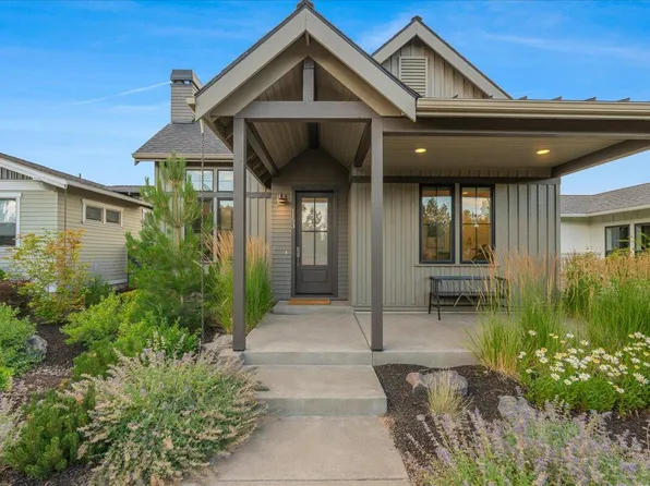 1153 NW Mount Washington Dr, Bend, OR 97703