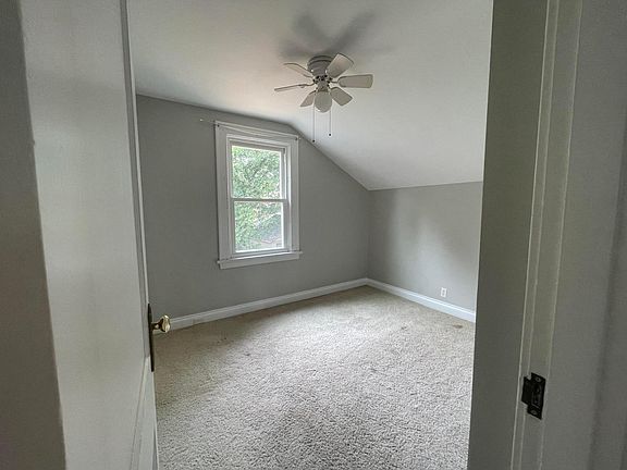 5th image of 2233 Yale Ave