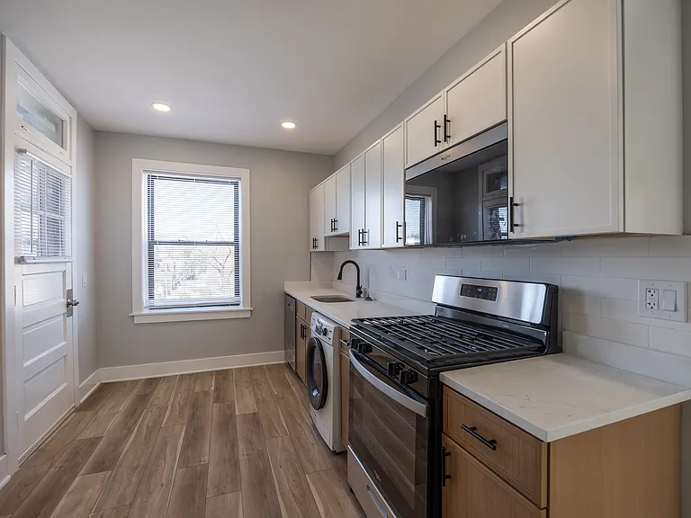 6148 N Francisco Ave — Photo 20