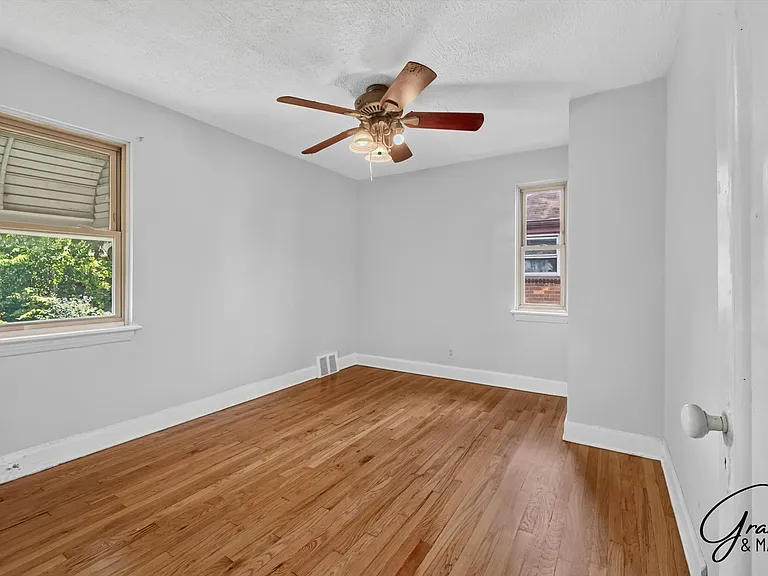 5911 Somerset Ave — Photo 17