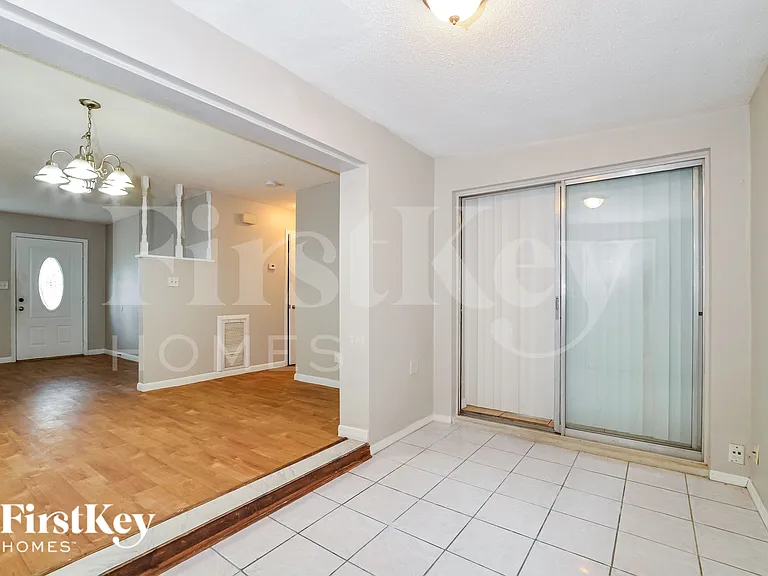 1836 Columbine Dr — Photo 4