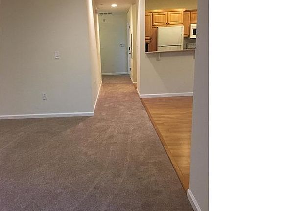 4th image of 604 S Fair Oaks Ave