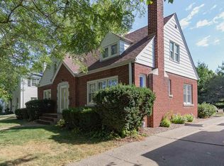 2460 30th St, Moline, IL 61265