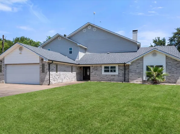 113 Cinch Buckle Ranch Rd, Trinidad, TX 75163