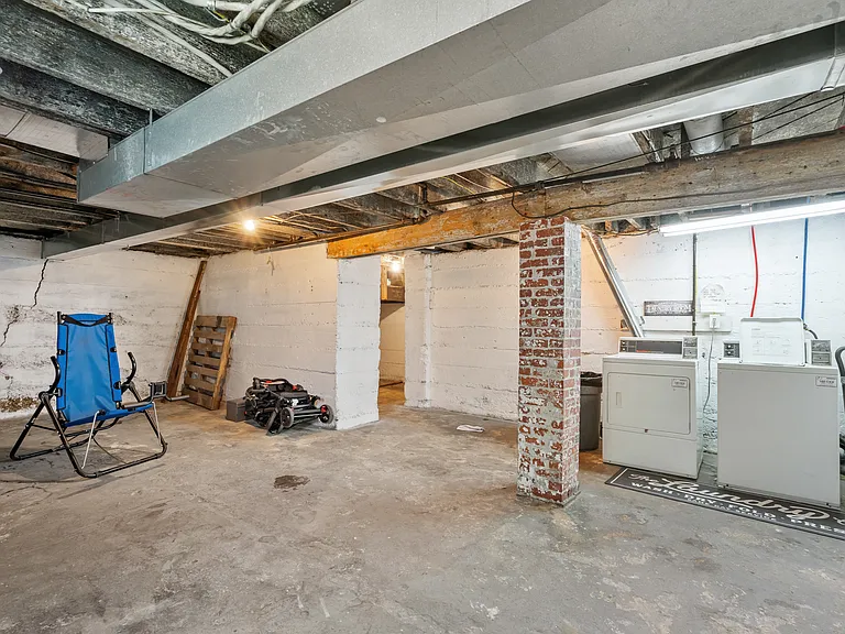 3835 Hiawatha St — Photo 12