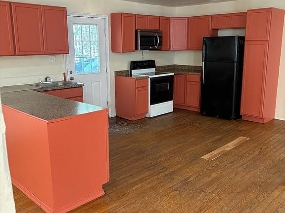 4th image of 3307 Woodland Dr