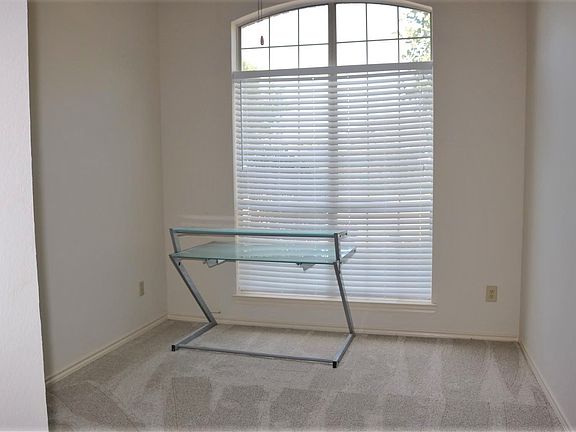 4th image of 507 Vicki Ln