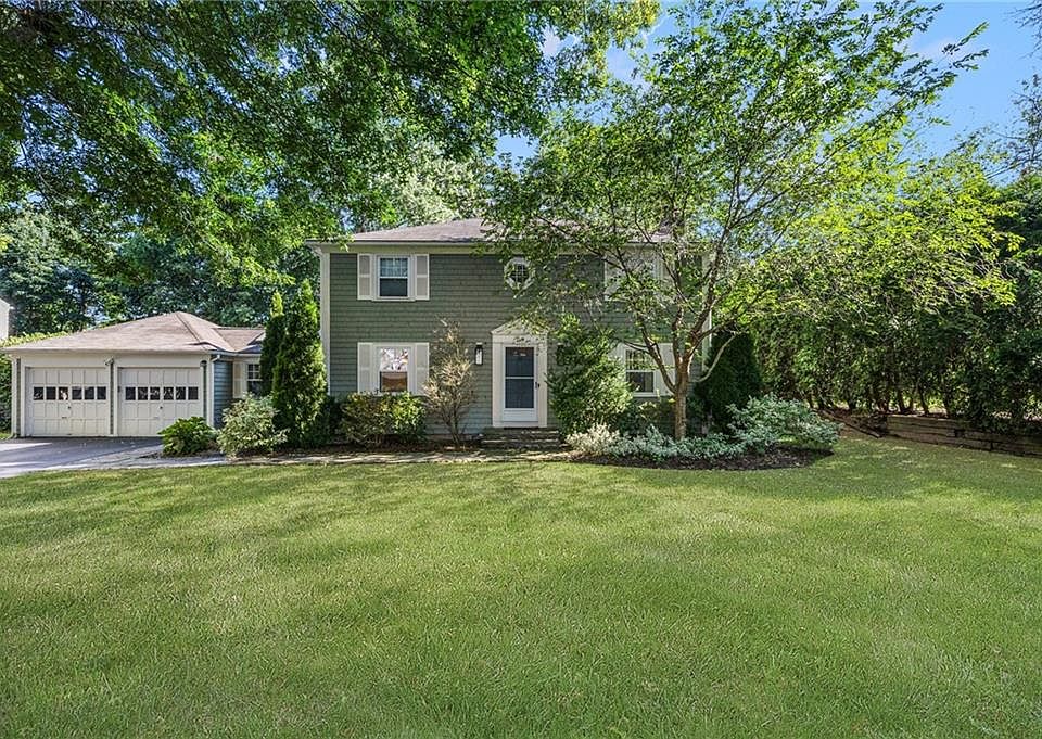 1st image of 103 Governor Bradford Dr