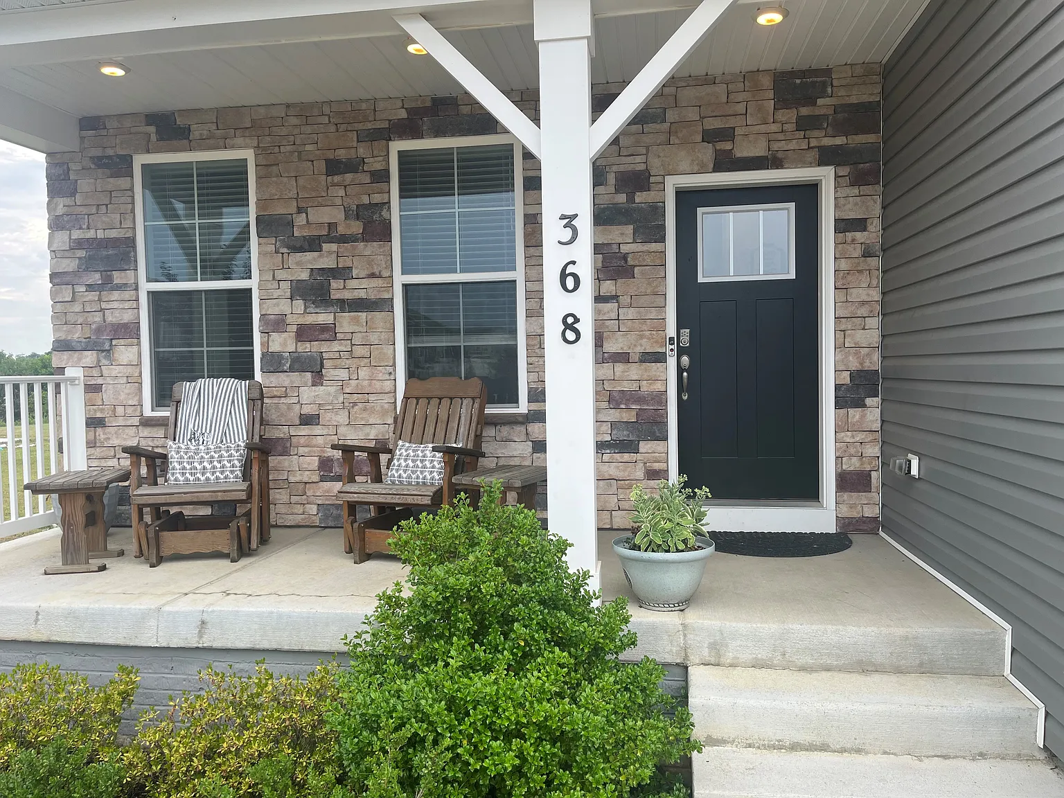 4 bed, 2661 sqft, $3,850 — Photo 3