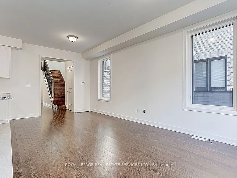 44 Hewison Ave — Photo 8