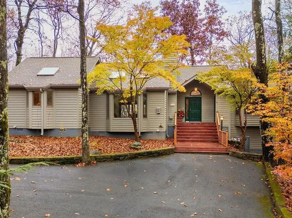 631 Laurel Springs Dr, Wintergreen Resort, VA 22967