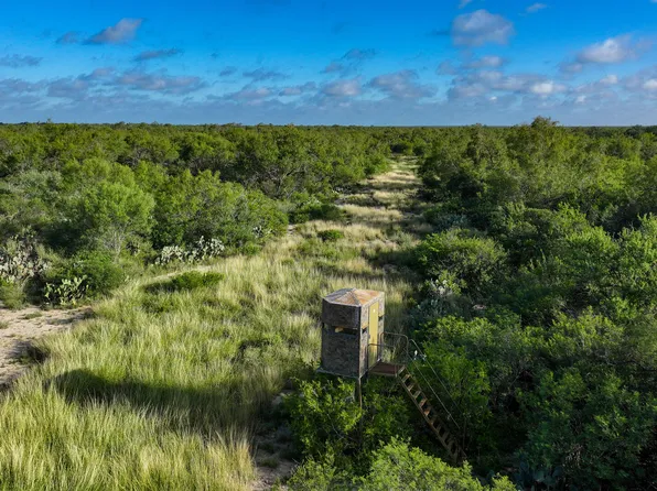 6296 FM 1019, Big Wells, TX 78830