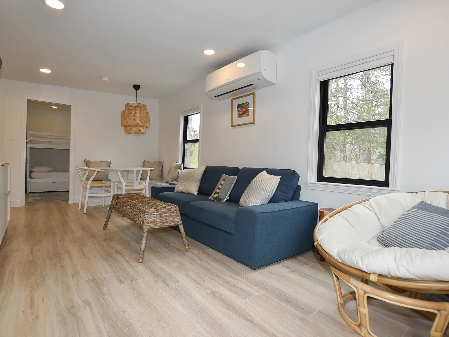 2 bed, 600 sqft, $2,300 — Photo 2