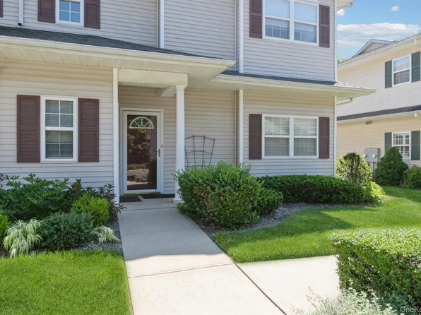 1401 Aerie Way, East Quogue, NY 11942