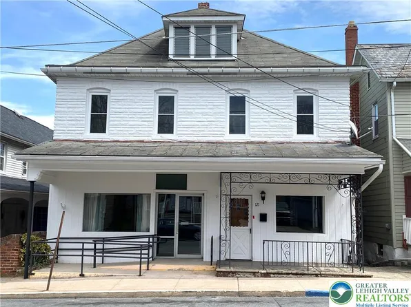 123 Garibaldi Ave, Roseto, PA 18013