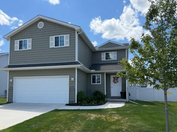 3963 Lotus Landing Cir, Waterford, MI 48329