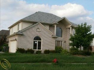 927 Hillsborough Dr, Rochester Hills, MI 48307