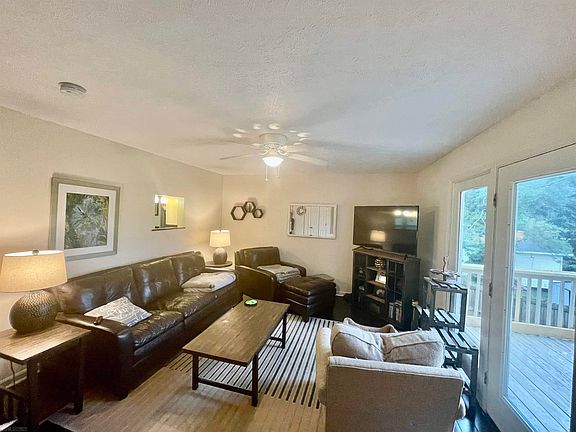 5th image of 485 Cherokee Dr