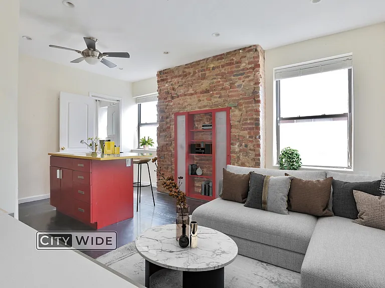 171 E 2nd St #6 — Photo 1