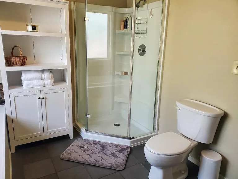 704 N Ella Ave — Photo 5