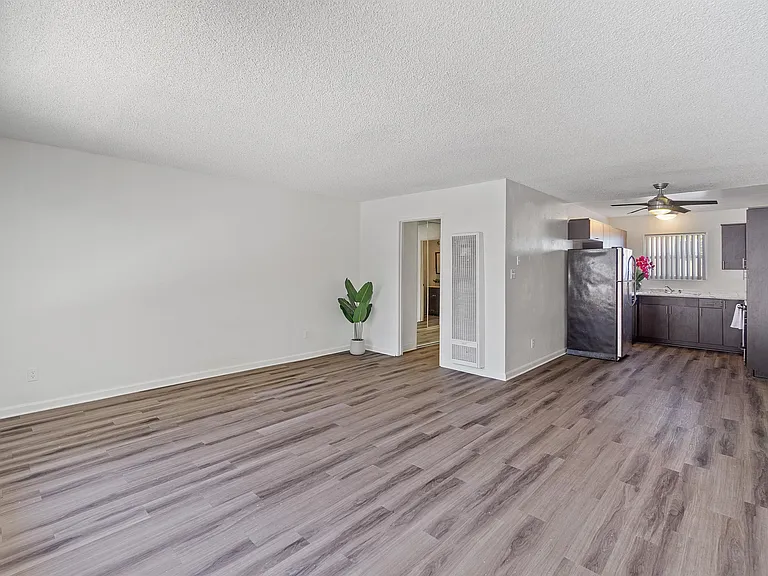 7614 Parkway Dr — Photo 19
