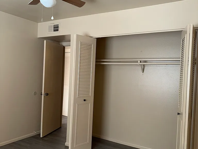 7126 N 19th Ave #218 — Photo 11