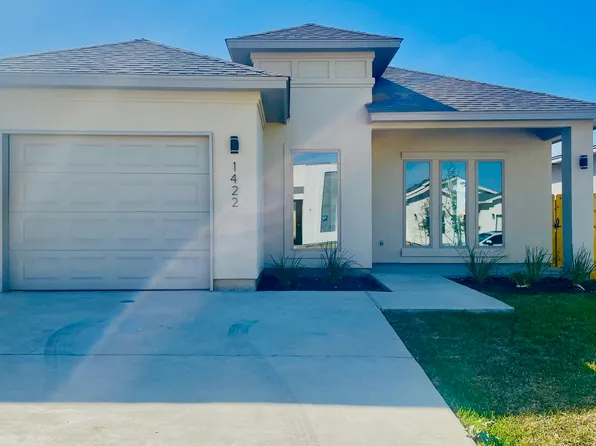 1422 El Caporal Dr, Laredo, TX 78043