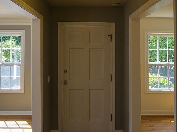 5th image of 4146 SW Hamilton St