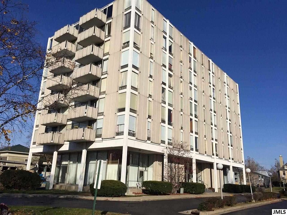 1st image of 715 W Michigan Ave APT 302