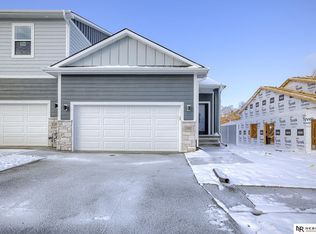 12862 S 47th Plz, Papillion, NE 68133