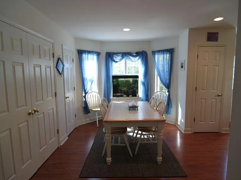 306 Laurel Ave — Photo 4