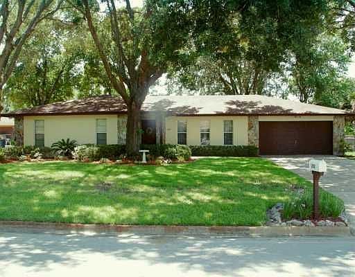 1st image of 202 Valencia Shores Dr