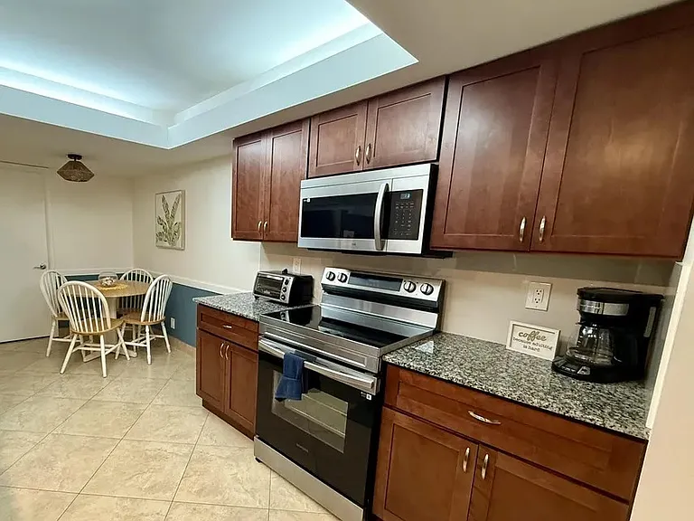 2455 Lindell Blvd #1-3-0 — Photo 8
