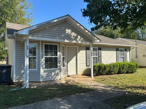 1054 Shadow Ridge Ave, Oak Grove, KY 42262