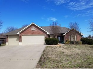 3226 Little John Dr, Durant, OK 74701