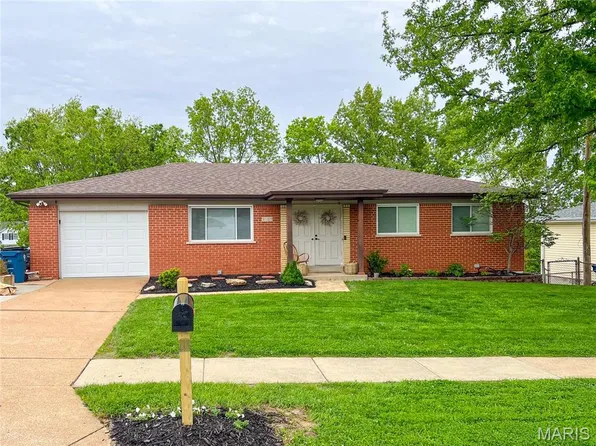 3915 Nottingham Estates Dr, Saint Louis, MO 63129