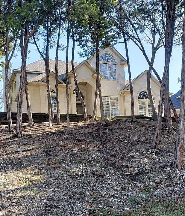 1st image of 806 Sleepy Hollow Dr