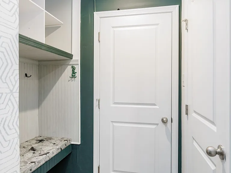 222 Lorraine Dr — Photo 15
