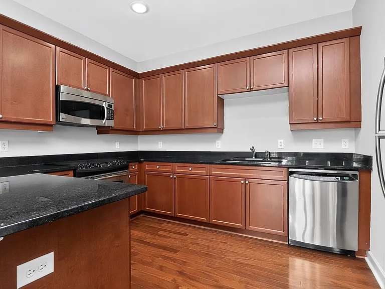 1829 Kenilworth Ave #B-209 — Photo 6