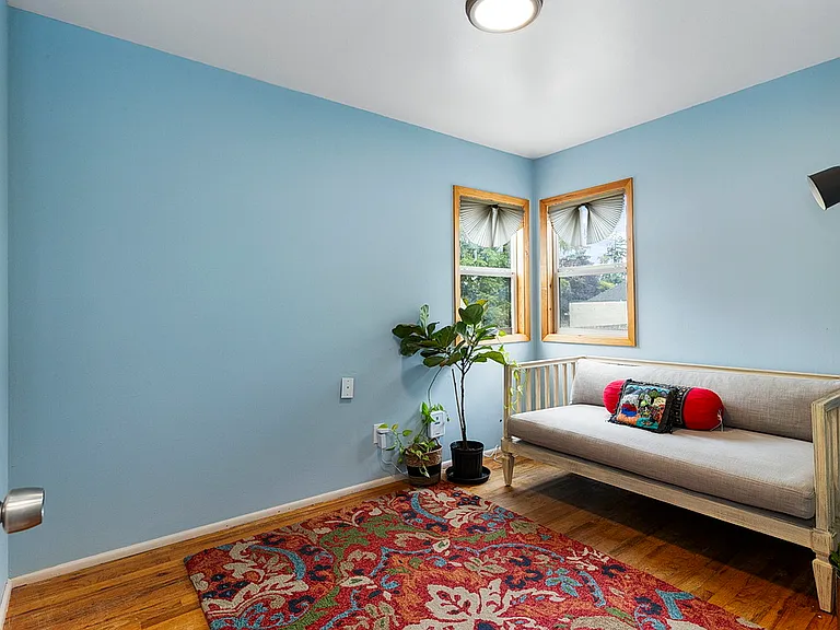 8828 N Hodge Ave — Photo 14