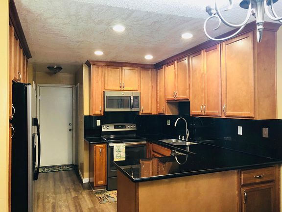 4th image of 2321 Royal Ann Dr
