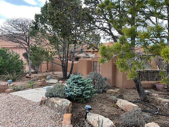 2nd image of 639 Cumbre Vista Dr